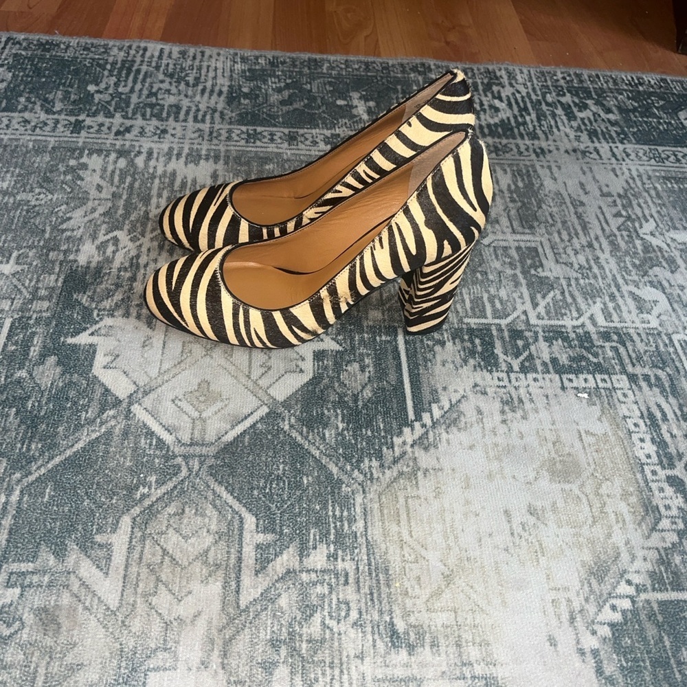 J McLaughlin Zebra print calf hair high heels size 8 - Picture 1 of 9